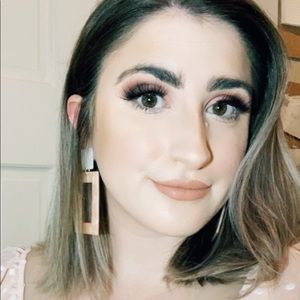 Meet your Posher, Savannah